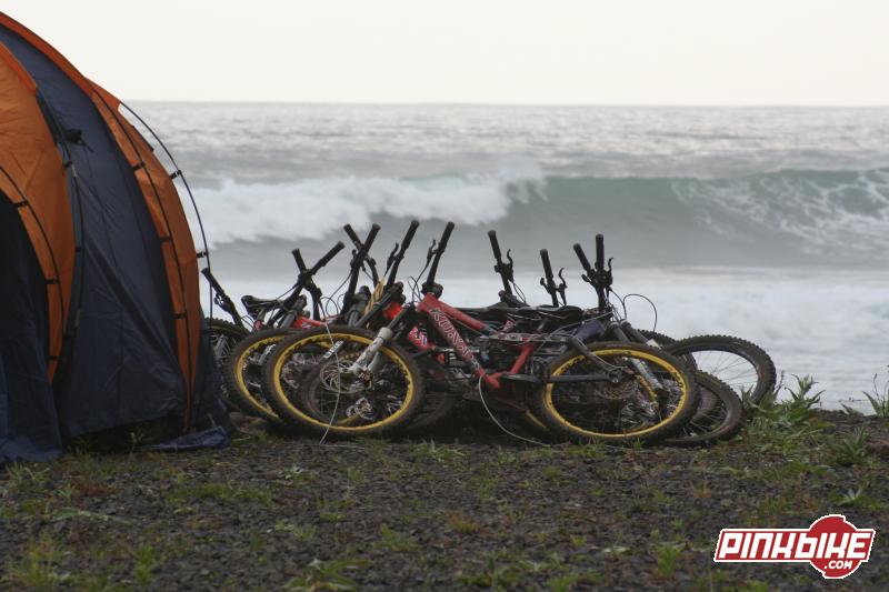 camping, freeride and surf.......all at the same day.... live is short.......ride hard!