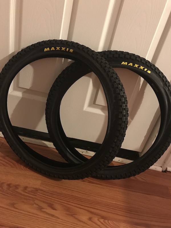 2016 Maxis Holy Roller tires pair