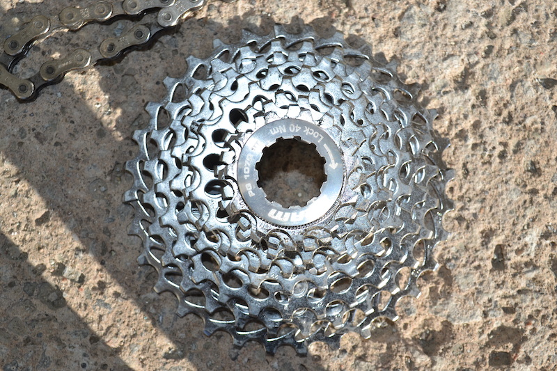 2016 NEW Sram PG-1070 Cassette and PC-1013 Chain