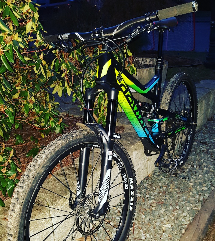 2016 carbon devinci spartan GX For Sale