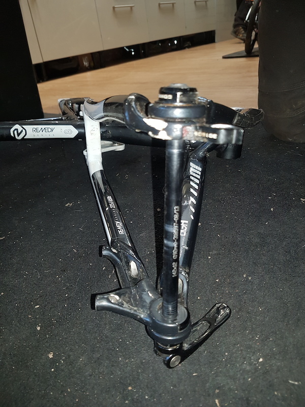 2014 Trek Remedy 8 frame + wheels + fork