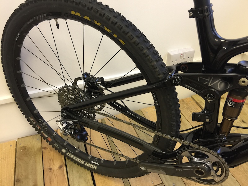 2015 Full Carbon Trek Fuel EX 9.9 - 4 months of use! For Sale