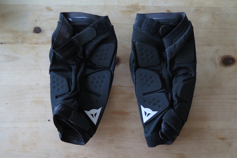 0 Dainese trail skins knee guards, small