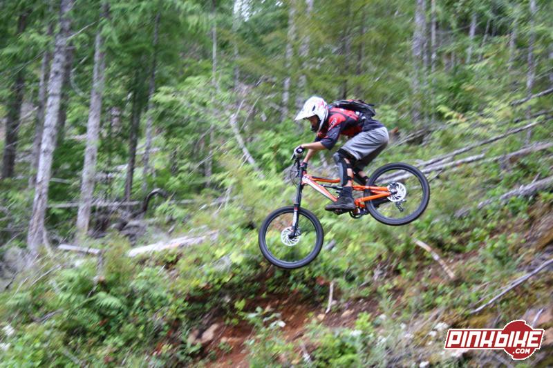 Simon putting the 2008 Devinci Wilson 3 through its paces in Cumberland BC