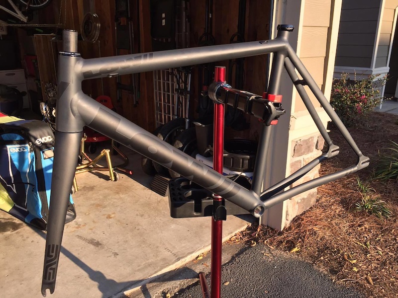 2016 Low// Single Speed Fixed Competition Frameset