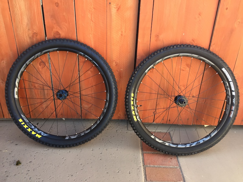 race face arc 27 wheelset