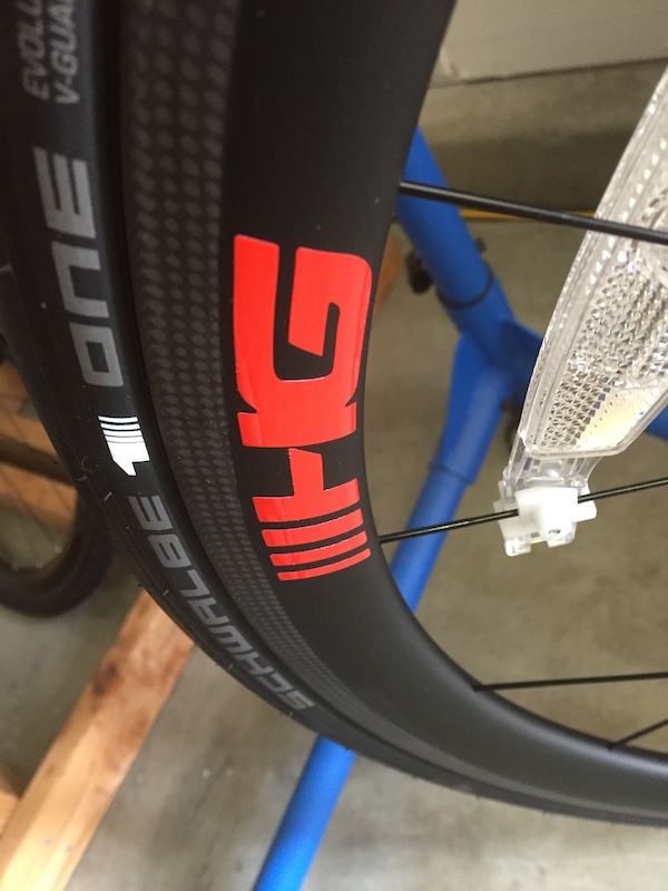 hollowgram si carbon clincher