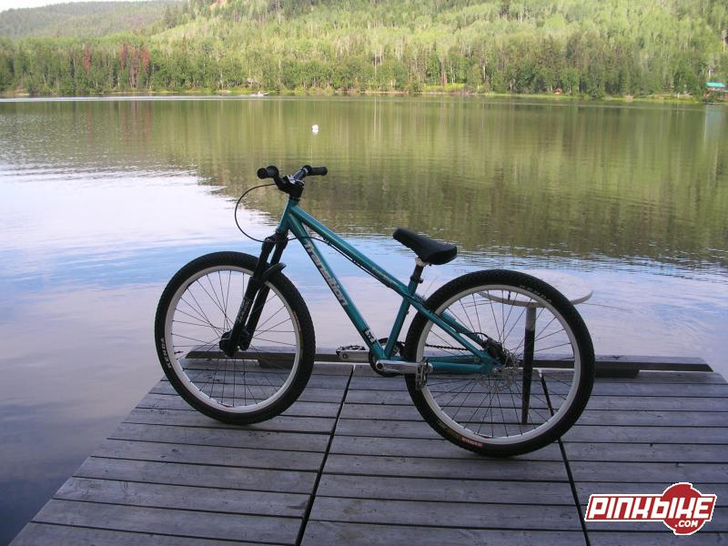 a cool pic of my bike on the lake
