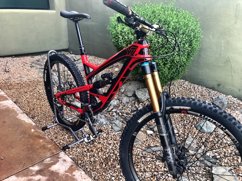 2016 yt capra cf pro race