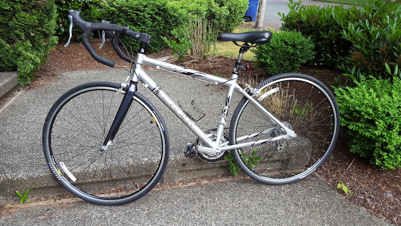 Trek 1000c best sale road bike