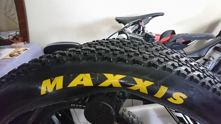 2015 like new MAXXIS Icon