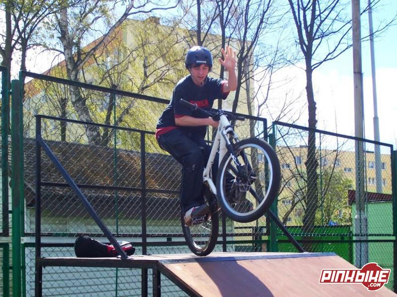 180 tailtap barspin on bank