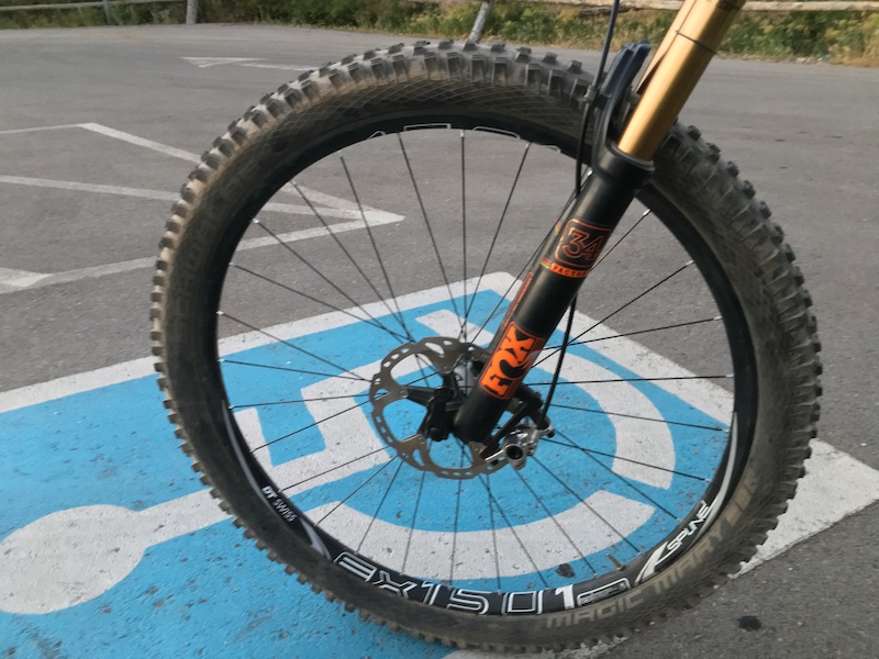 mtb wheelie seat