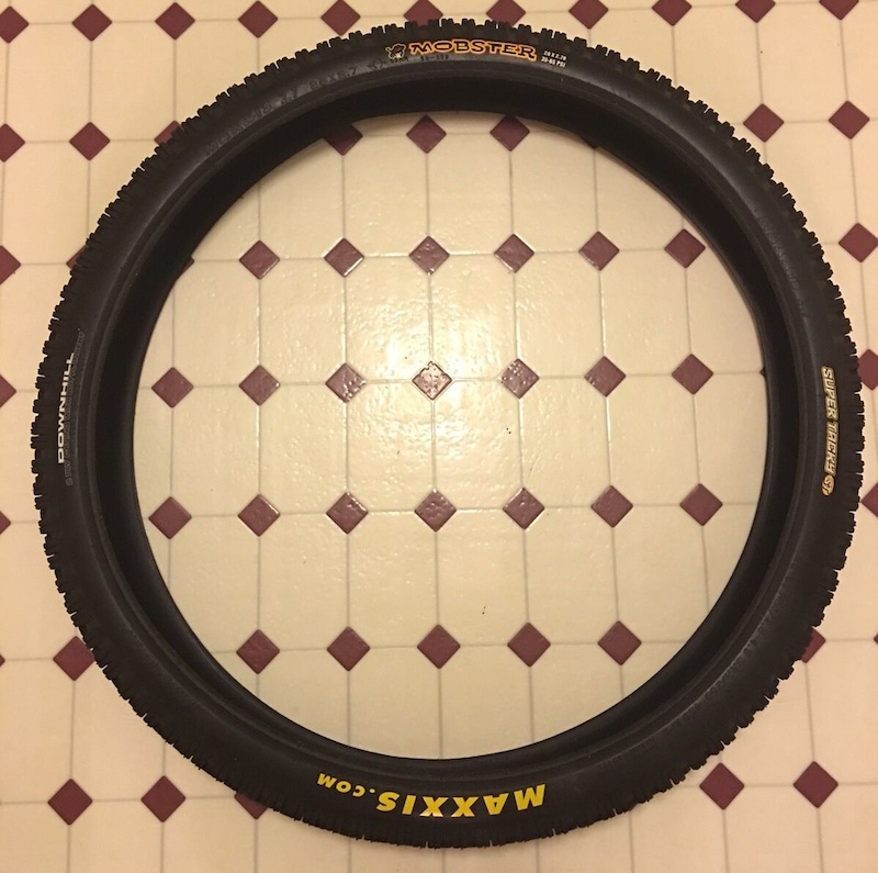 0 Maxxis Mobster 26x2.70 Super Tacky Downhill Tire
