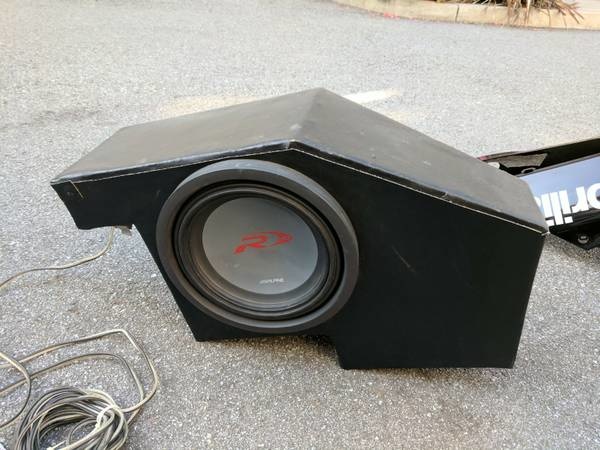 0 Subwoofer, amp and box (for tacoma)