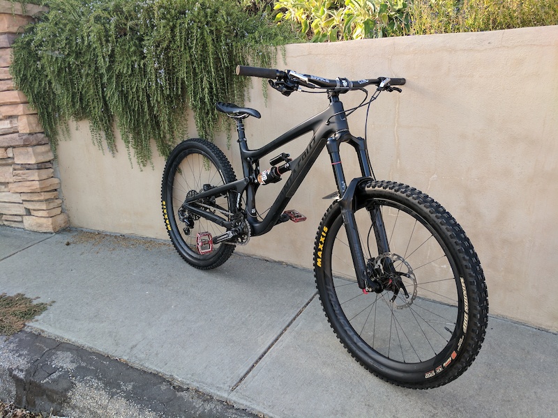 santa cruz nomad black