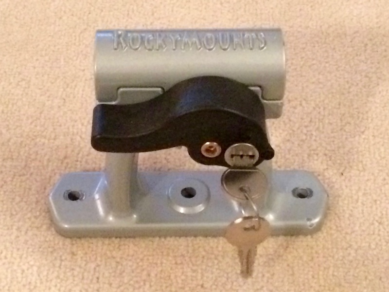 Rocky Mounts locking thru axle bike mount For Sale