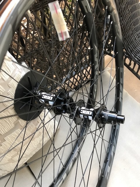 2017 RACE FACE ARC 27 WITH DT 350 HUBS-BRAND NEW!!