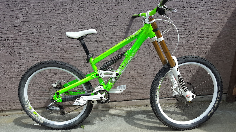 fluorescent green cycle