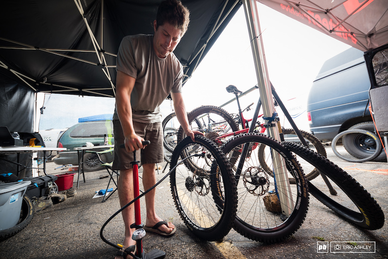 Matt Orlando gets everything just right before heading up the mountain for the day (Pro Men).