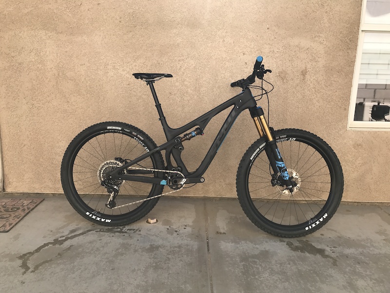 2018 pivot mach 5.5 specs