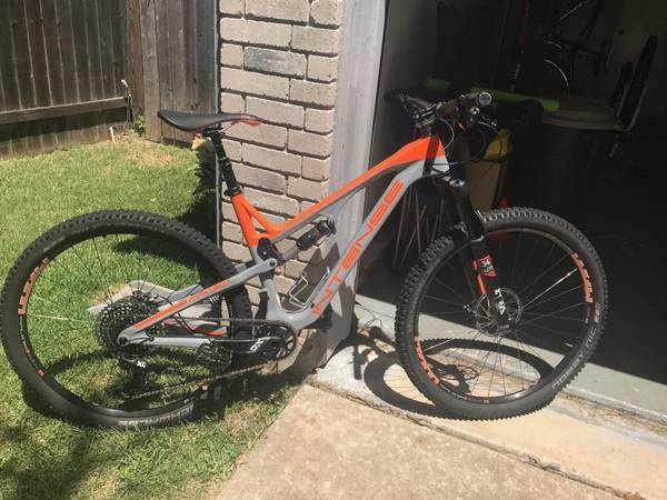 2017 intense primer pro