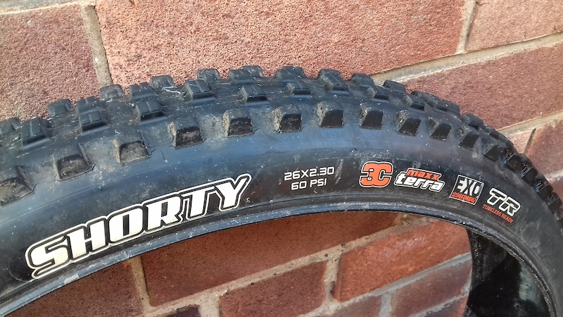 maxxis shorty 26 2.5