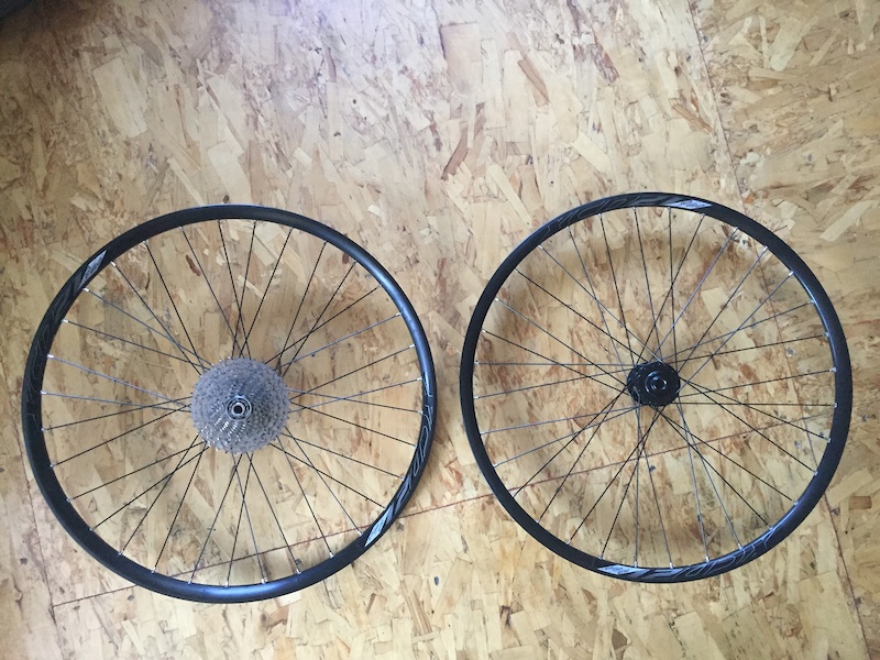 27.5 wheelset tubeless