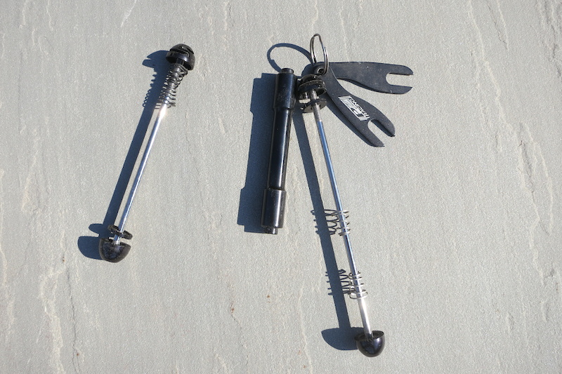 quick release / thru axle wheel locks For Sale