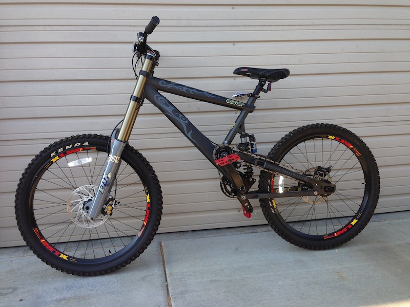 gt it1 downhill bike