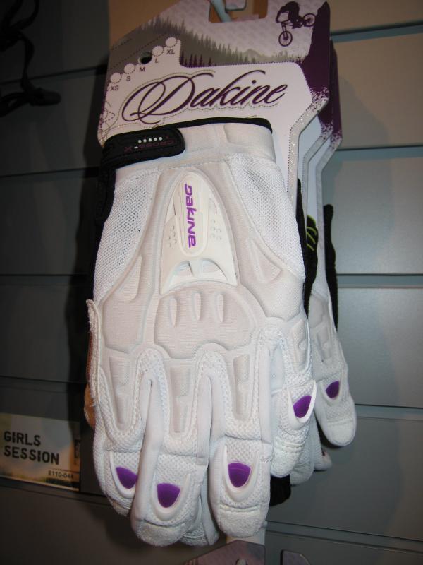 Dakine Ladies Cross X gloves.