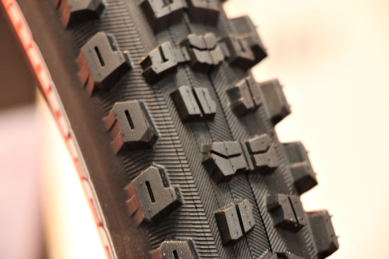 maxxis aggressor 2.6