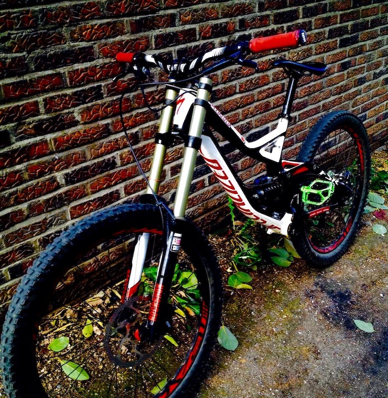 2013 specialized demo (M size) Good condition