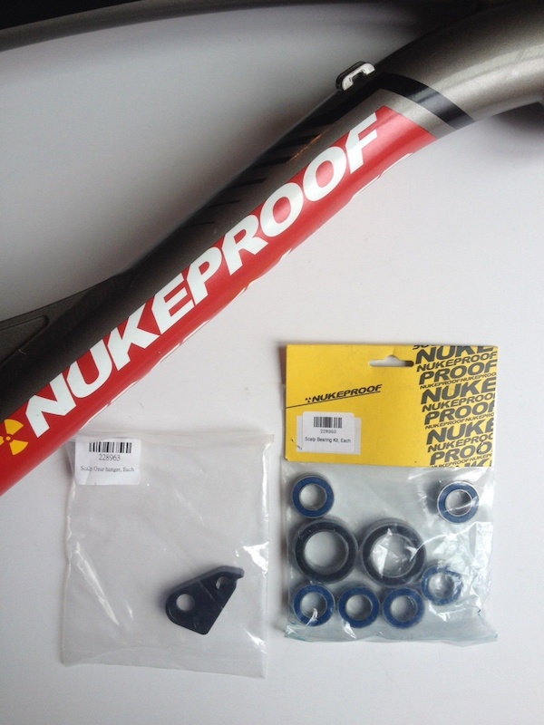2014 Nukeproof Scalp DH, Rockshox Kage, Zee cranks, MRP