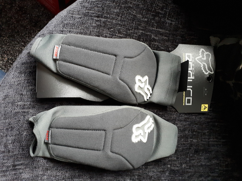 2017 Fox Enduro Elbow pads, Size L. Brand new For Sale