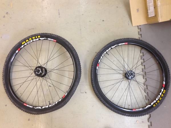 2016 Stan's / e.13 650b wheelset with tires