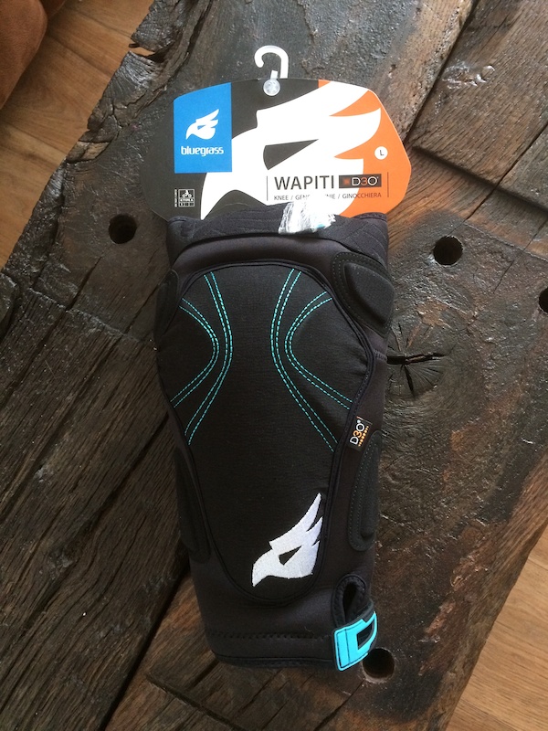 2017 New Bluegrass Wapiti D30 Knee pads Large For Sale