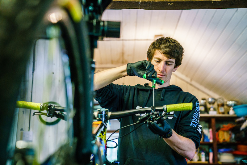 Craig, the Canyon Factory Enduro Team mechanic and source of excellent banter, also lives in Fort William.
