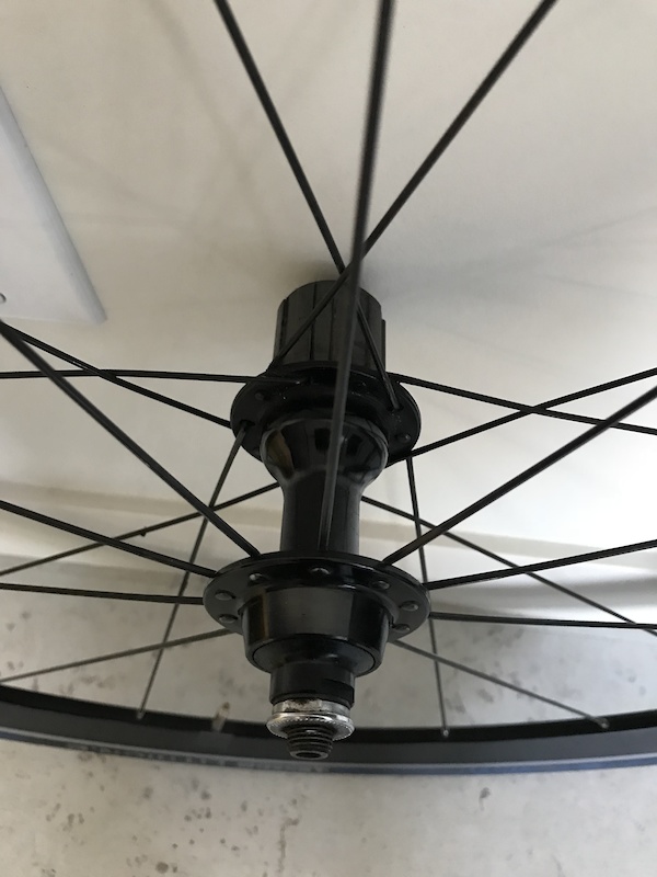 0 Giant road wheels with sealed hubs