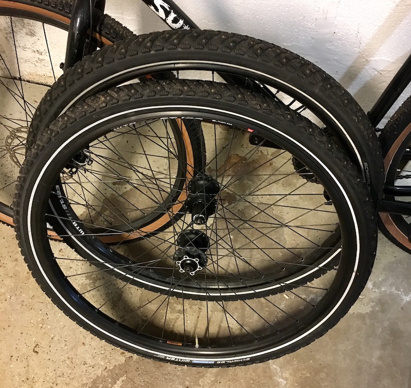 studded bicycle tires 700c