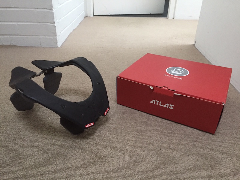 2016 Atlas neck brace black colourway size small For Sale