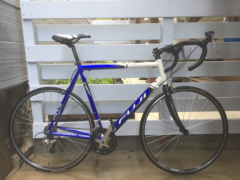 fuji finest le road bike