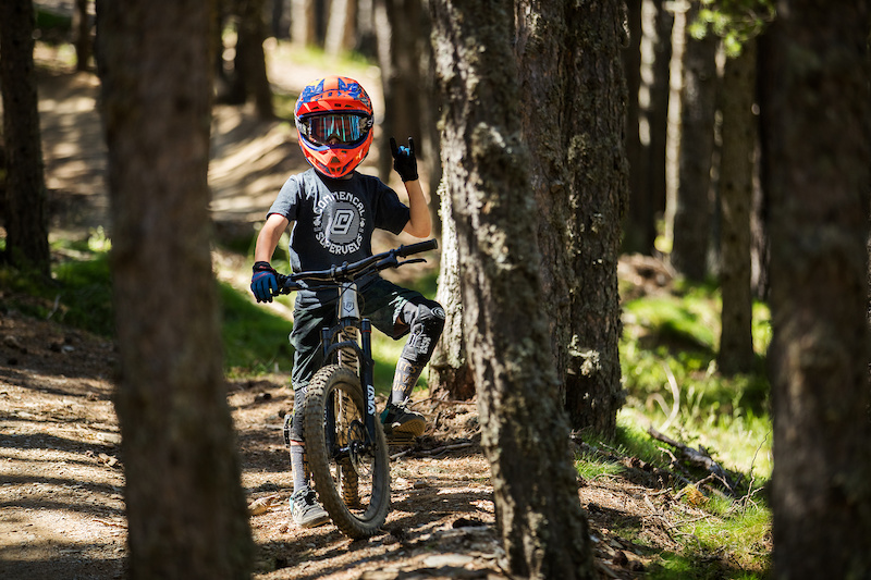 commencal junior cartel