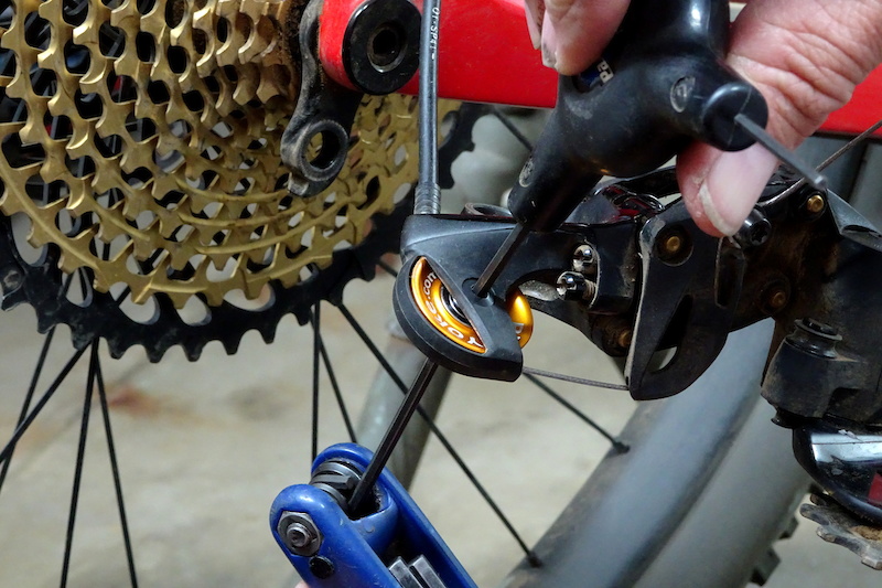 how to pump mountain bike tires