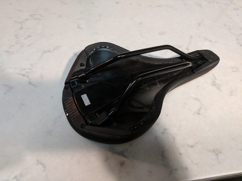 specialized canopy saddle