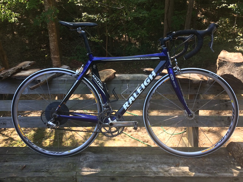 raleigh carbon road bike
