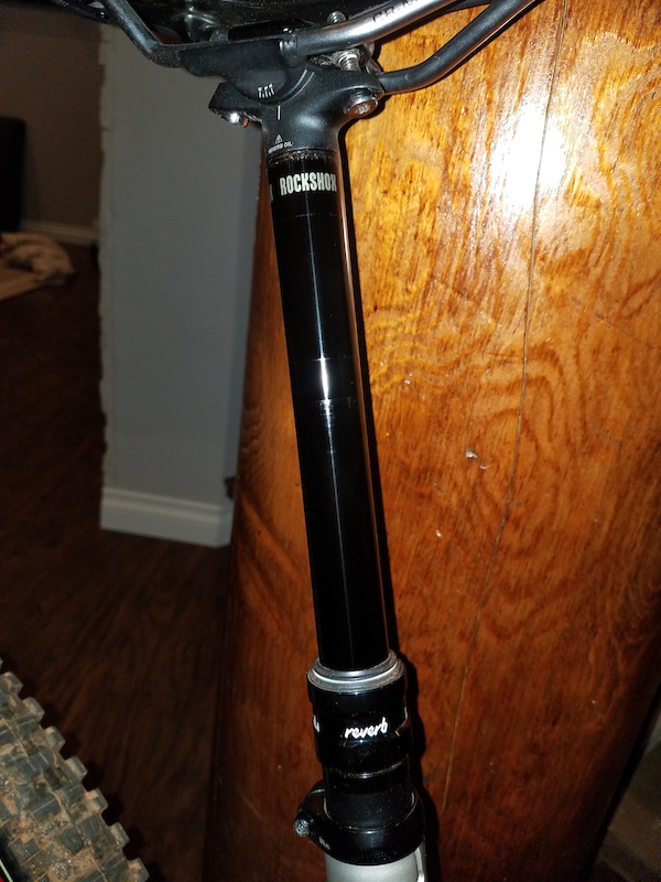2017 Rock shox reverb stealth with 1x remote- like new