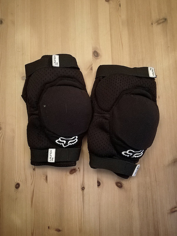 Hi there, I'm selling my old knee pads Small/Medium size. Good condition and lasting really long time