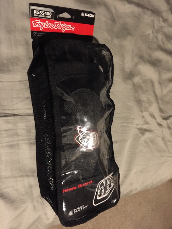 2017 New Troy Lee KGS 5400 Knee Pads Large For Sale