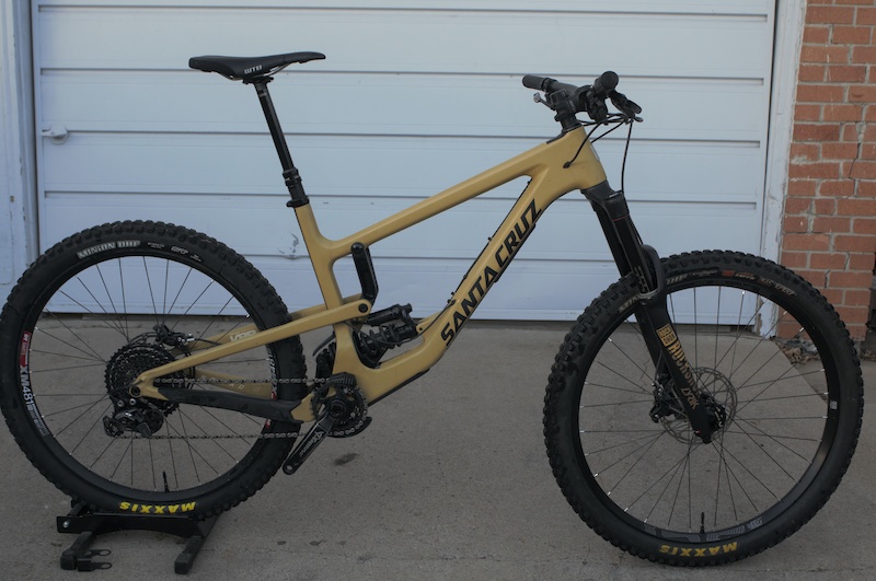 2023 nomad santa cruz